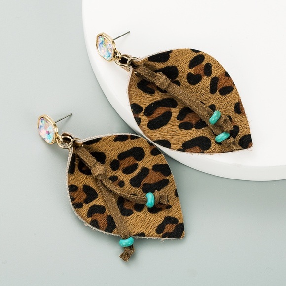 Leopard leather earrings - Picture 2 of 5